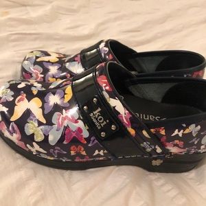 Koi Sanita clogs